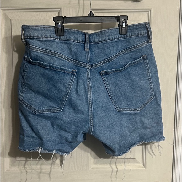 Old Navy High-Rise O.G. Straight Denim Shorts - Picture 3 of 4